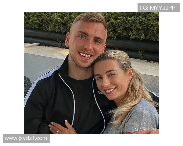 足球球星情侣揭秘 哪些顶级球员和明星伴侣携手共度人生