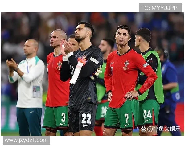 足球界唯一大满贯球星：跨越时代的传奇与历史地位解析